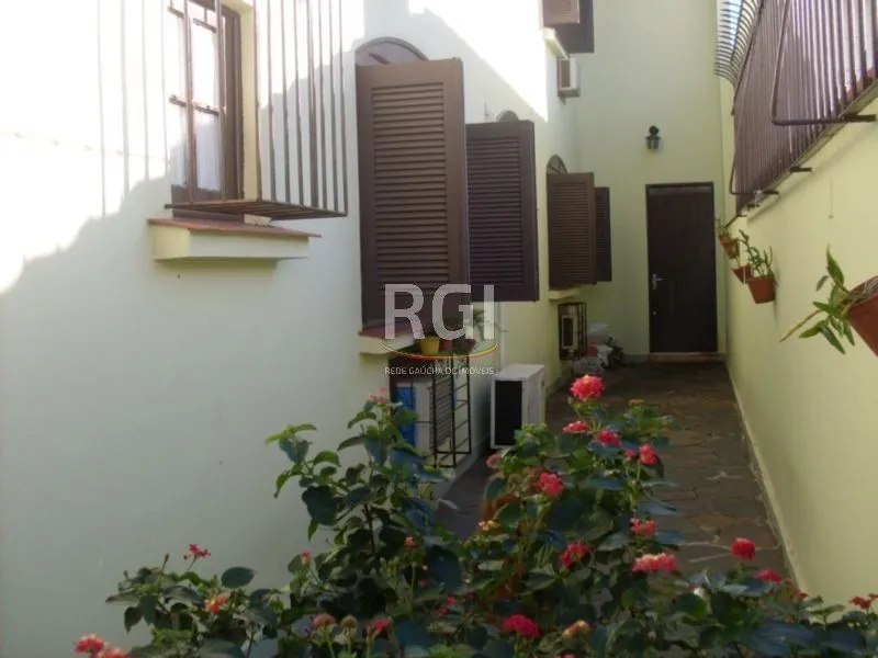 Imagem Casa para Venda - 200m², 4 dormitórios, sendo 1 suites, 4 vagas - Jardim Lindóia