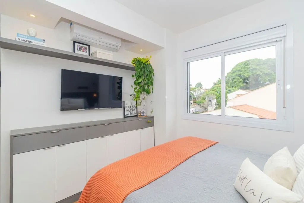 Imagem Apartamento mobiliado com sacada e vaga na Vila Ipiranga