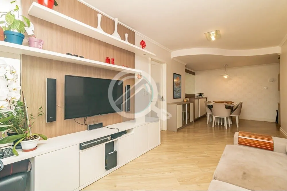 Imagem Apartamento amplo em andar alto com vista permanente e panorâmica da cidade, em rua arborizada e tr...