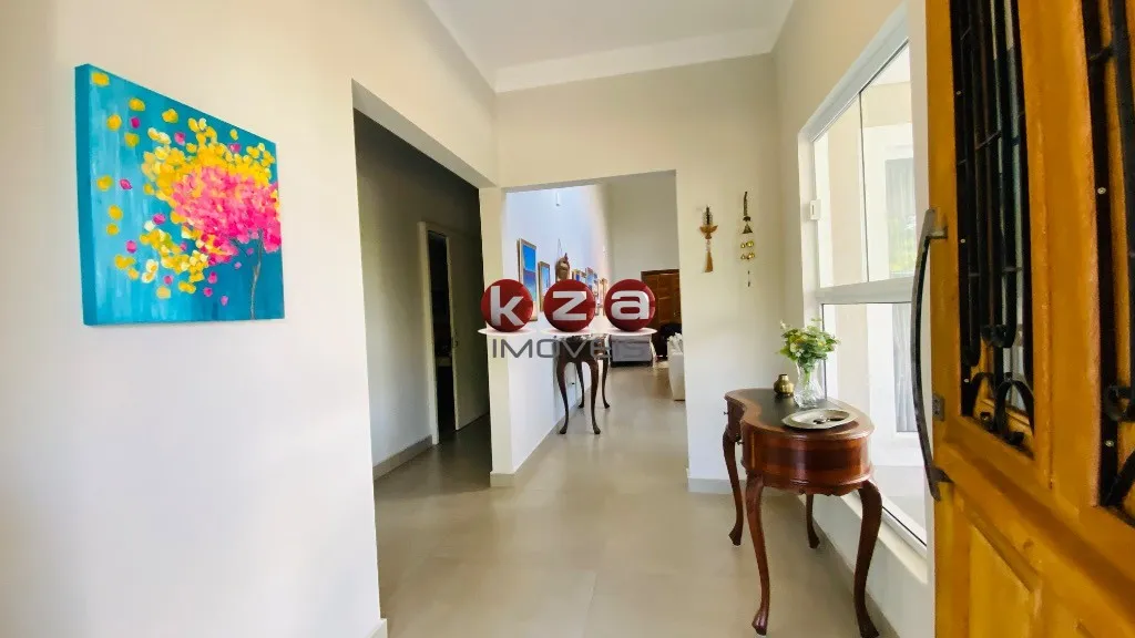Imagem Imperdível residência à venda em Valinhos-SP, bairro Chácaras Silvania: 3 quartos, 3 suítes, 2 salas, 4 banheiros, 2 vagas, 220m².