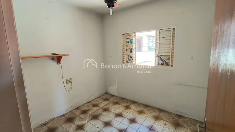 Imagem Casa espaçosa e muito bem localizada em Paulínia, de frente para uma agradável praça, proporcion...