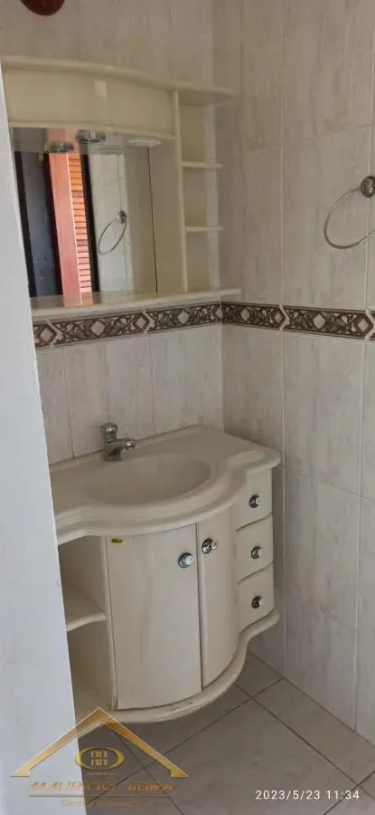 Imagem Casa em Condomínio para Venda em Cabo Frio / RJ no bairro Peró