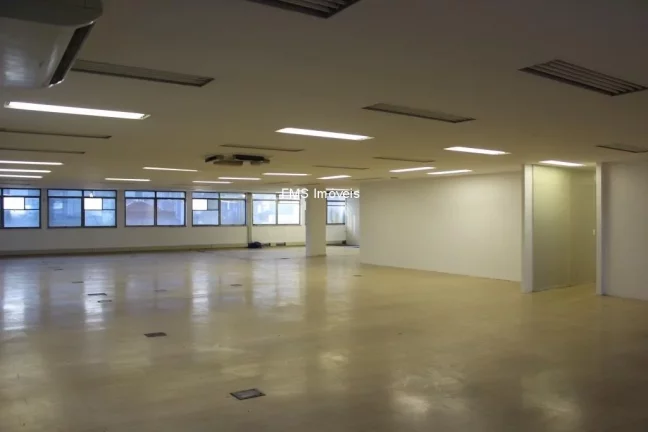 Imagem Prédio Comercial de Alto Padrão em Condomínio - 5 Banheiros, 6 Vagas de Garagem, 517m² - São Paulo, Pinheiros