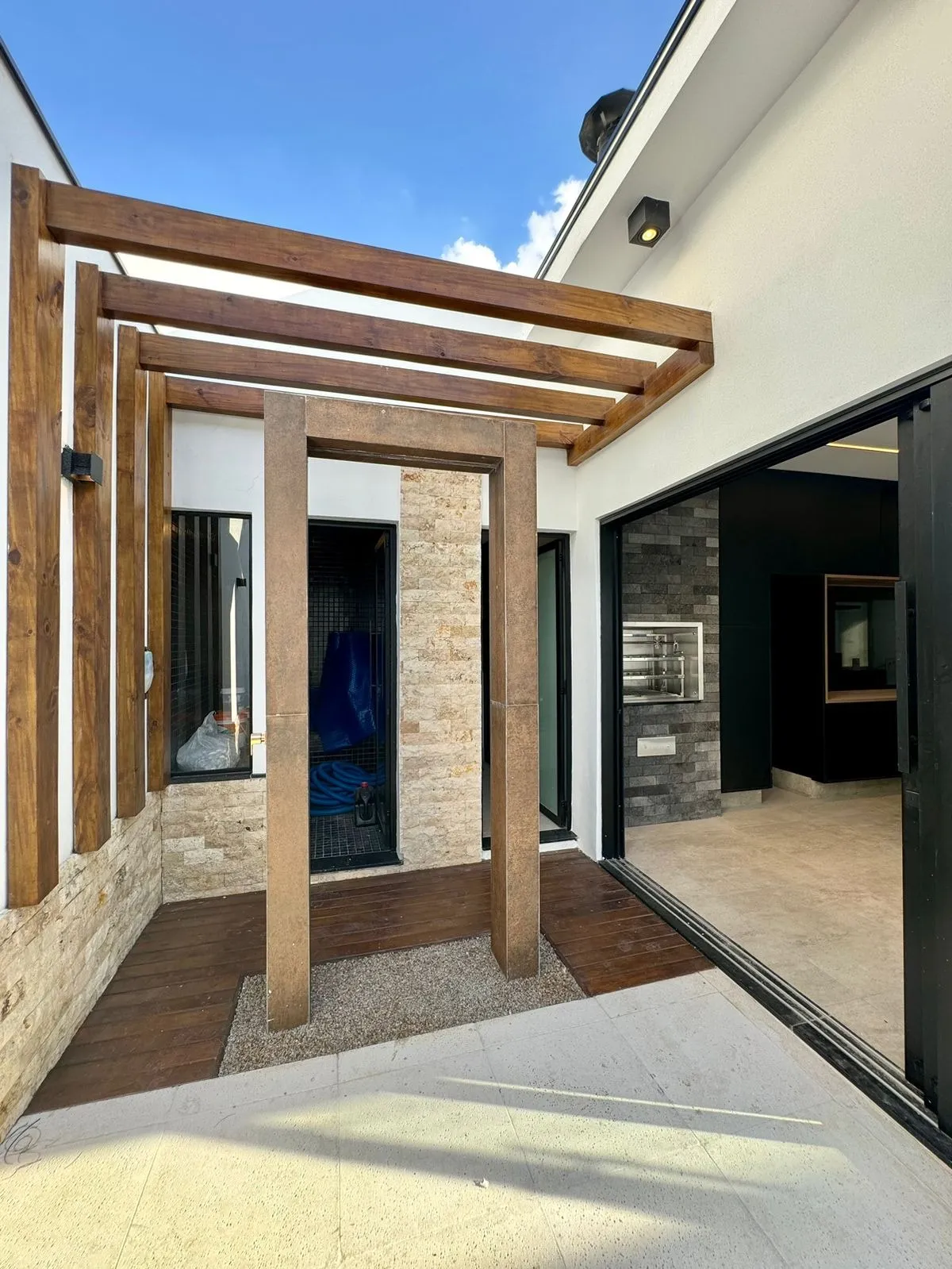 Imagem Casa Moderna e Sofisticada com Vista Privilegiada e Lazer Completo no Ibiti Reserva