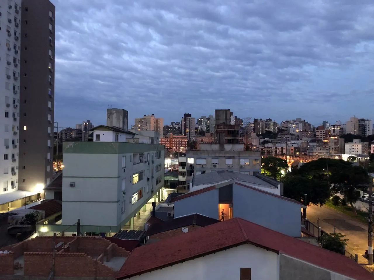 Imagem Cobertura com 2 quartos à venda na Rua Doutor Gastão Rhodes - Porto Alegre
