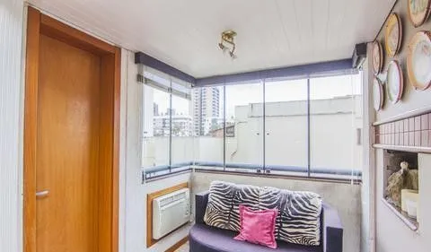 Imagem Vende-se apartamento com 3 quartos (1 suíte), 91 m² e 1 vaga - Menino Deus