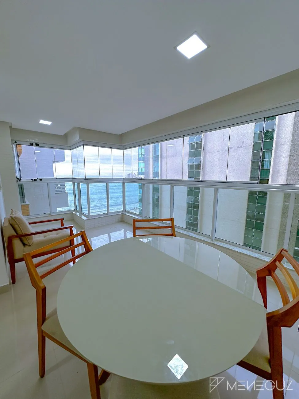 Imagem Residência Paradisíaca: Apartamento de 3 Quartos com Vista Deslumbrante para o Mar!