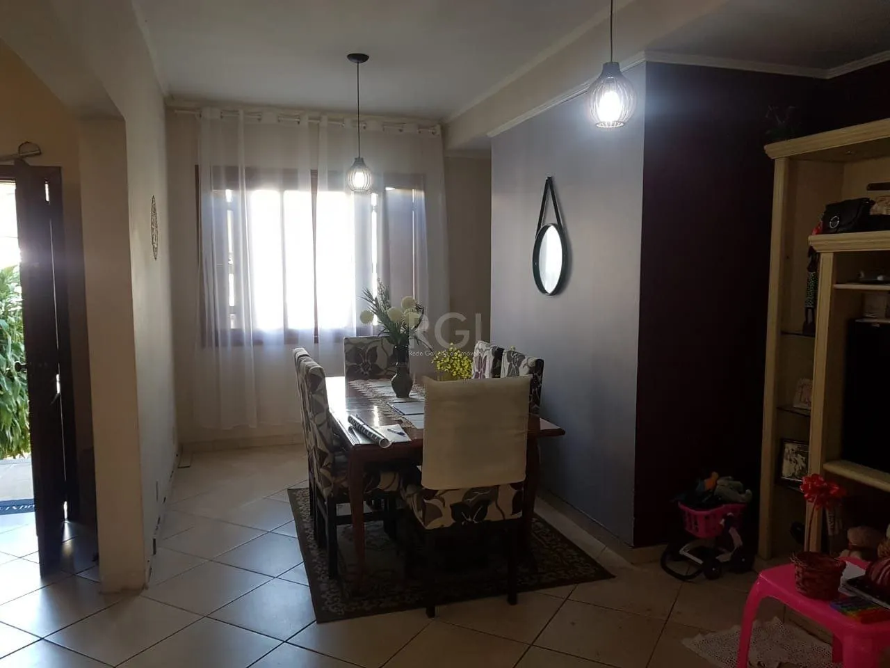 Imagem Casa para Venda - 300m², 4 dormitórios, sendo 1 suites, 2 vagas - Glória