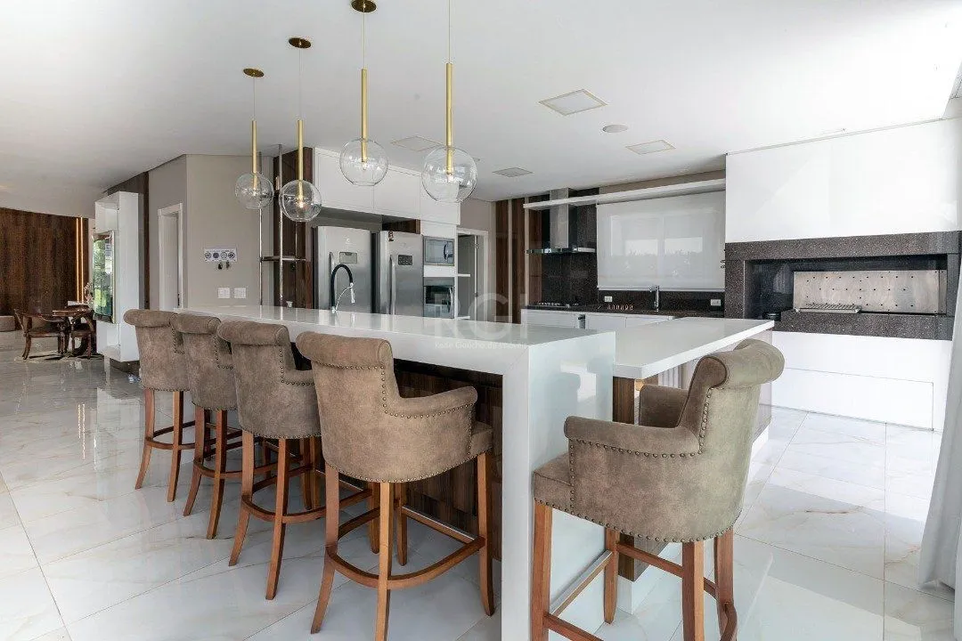 Imagem Casa Condominio para Venda - 519m², 4 dormitórios, sendo 4 suites, 2 vagas - Sans Souci