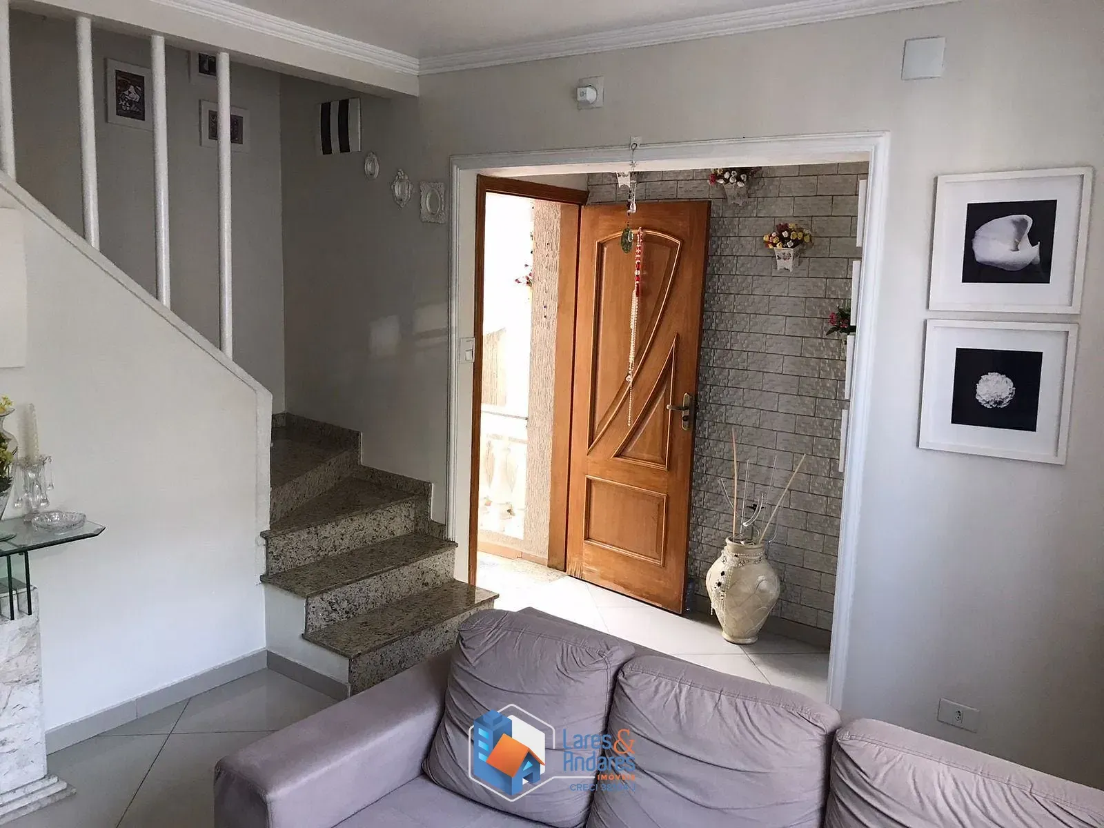 Imagem Sobrado à venda com 4 quartos, sendo 3 suítes, e 5 banheiros com 163m² localizado na Rua Curupaiti (Zona Norte)