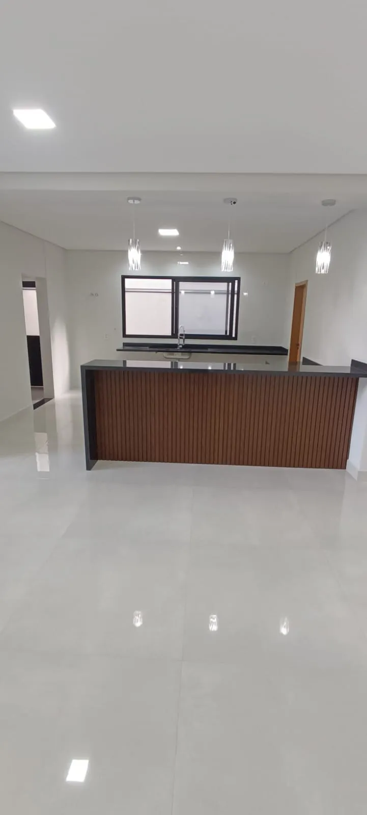 Imagem Casa de Alto Padrão no Condomínio Golden Park ? 225m², 3 Suítes, Piscina e Área Gourmet