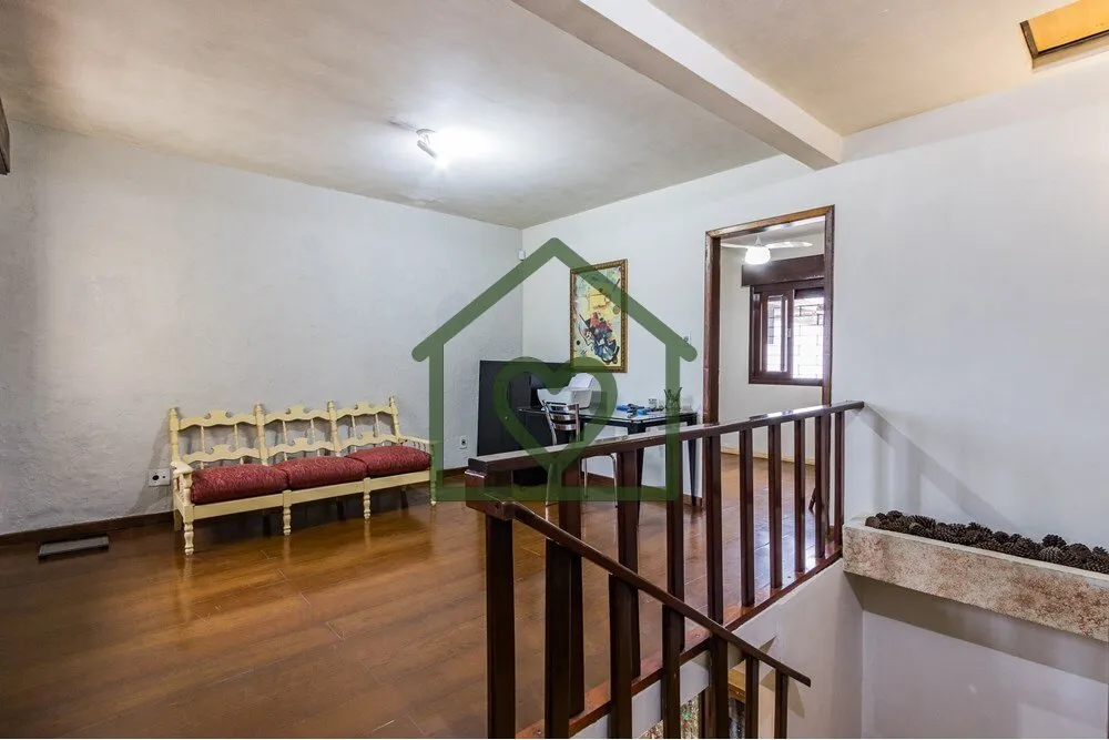 Imagem Descubra essa incrível casa à venda em Porto Alegre, no bairro Vila Ipiranga, uma das regiões mai...