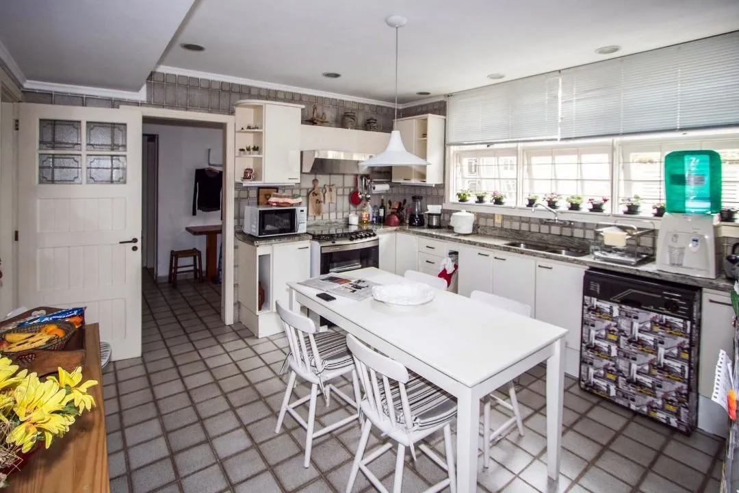 Imagem Casa para Venda - 489m², 4 dormitórios, sendo 2 suites, 3 vagas - Cristal