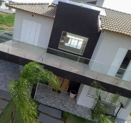 Imagem Magnífica casa a venda no condomínio Riviera de Santa Cristina XIII - SETOR MARINA