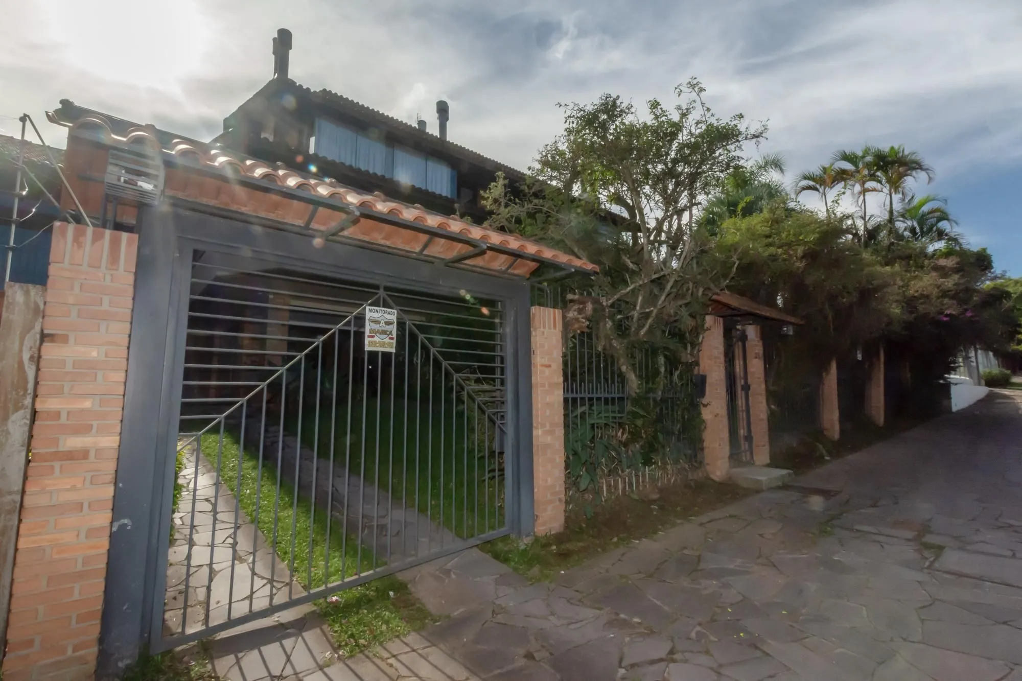 Imagem VENDA AMPLO APARTAMENTO RUA CALMA