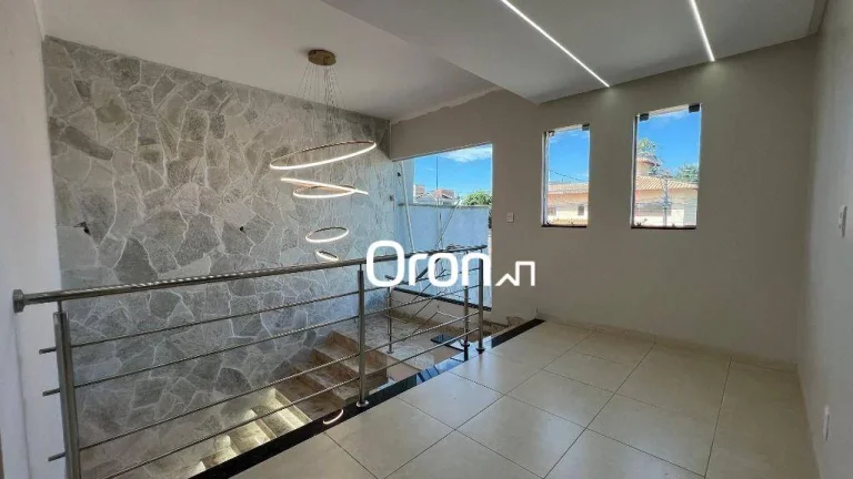 Imagem Sobrado com 3 dormitórios à venda, 256 m² por R$ 1.400.000,00 - Setor Jaó - Goiânia/GO