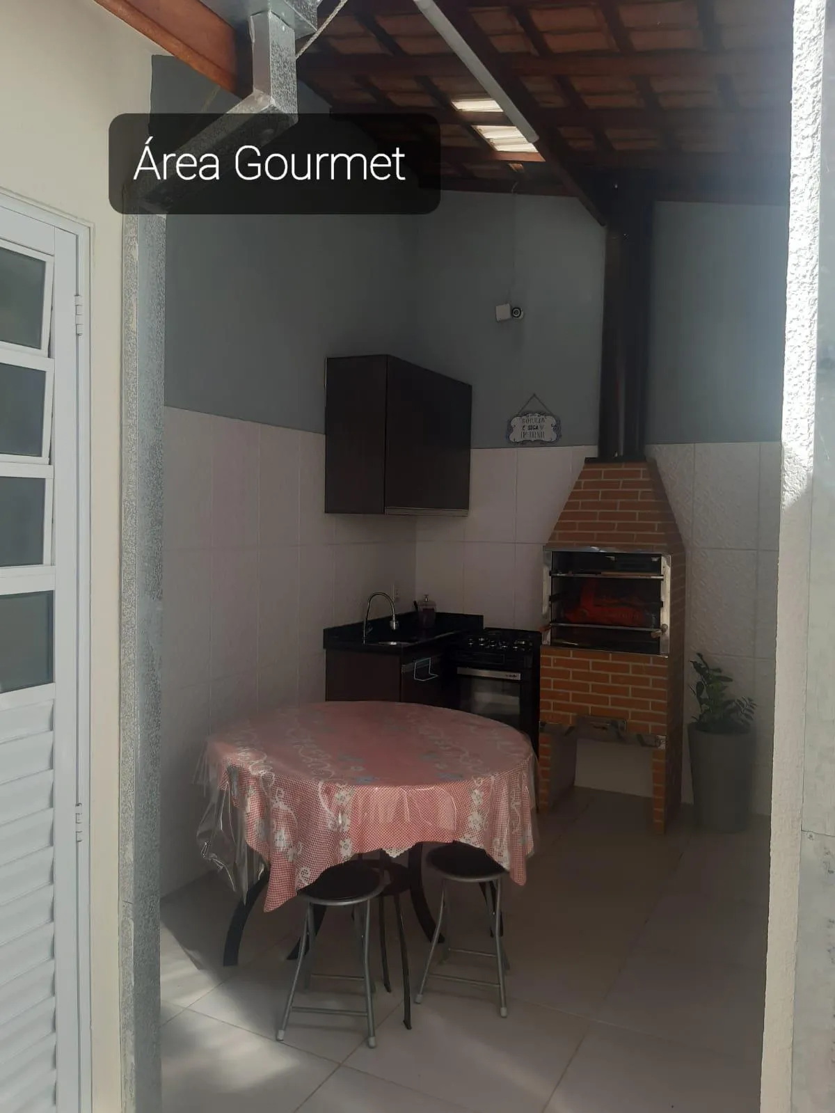 Imagem Residência Tranquila e Moderna com 3 Dormitórios em Jardim Nápoli, Sorocaba