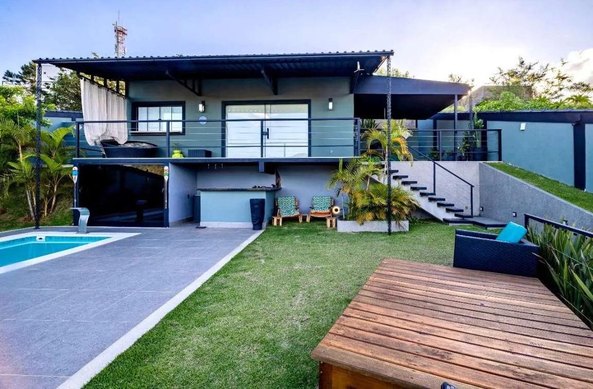 Imagem Casa em Condomínio para Venda em Teresópolis / RJ no bairro Albuquerque
