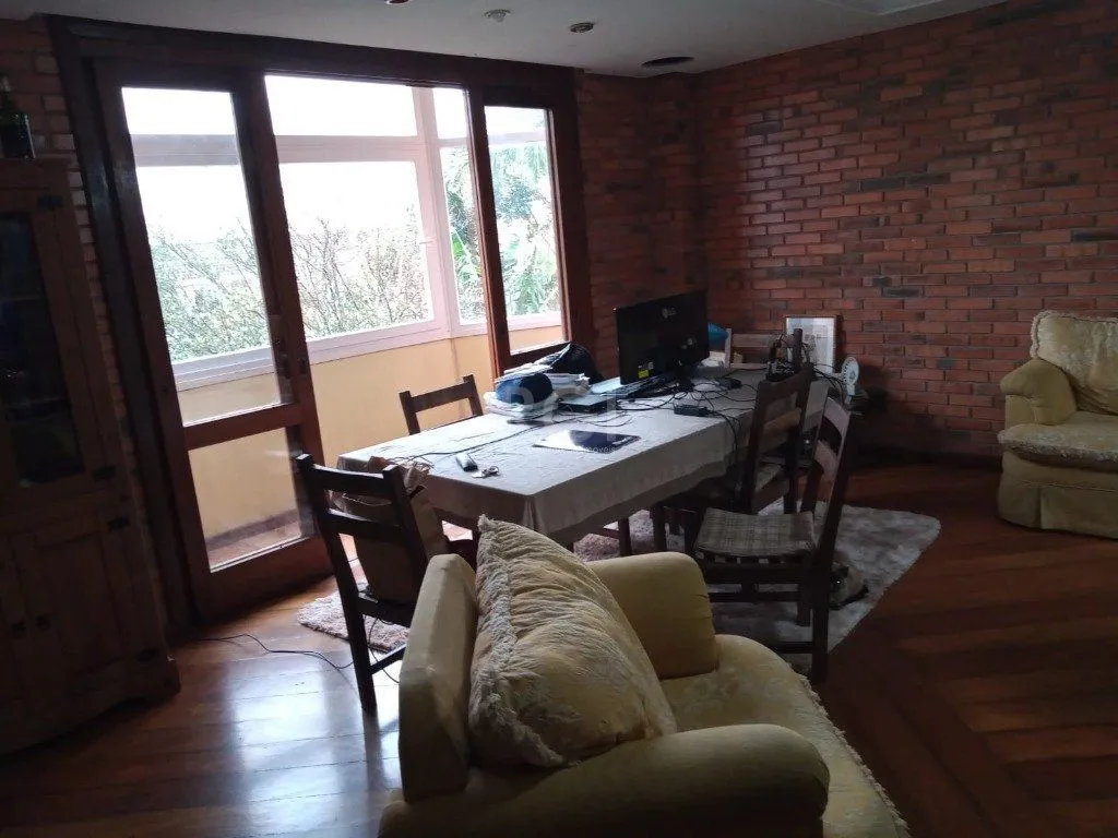 Imagem Casa para Venda - 256.87m², 3 dormitórios, sendo 1 suites, 2 vagas - Teresópolis