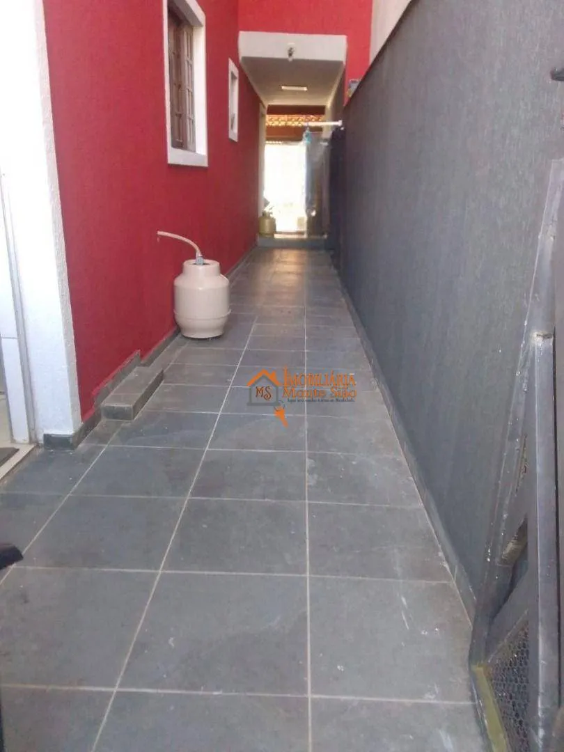 Imagem Sobrado com 4 dormitórios à venda, 218 m² por R$ 800.000,00 - Vila Galvão - Guarulhos/SP