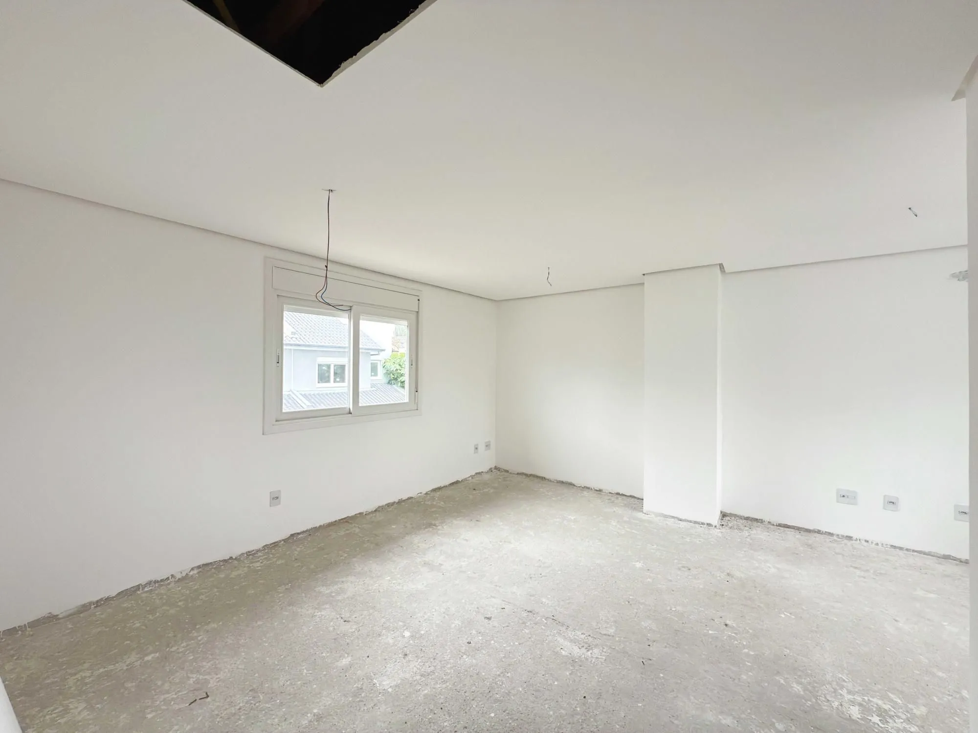 Imagem Vende-se casa em condomínio com 4 dormitórios (2 suítes), 3 vagas - Tristeza
