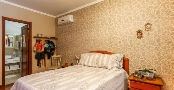 Imagem Casa sobrado no Jardim do Salso de 4 dormitórios e 3 vagas