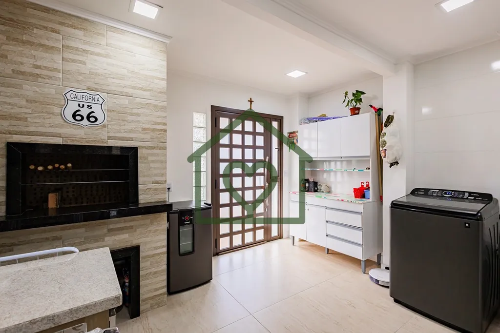 Imagem Descubra seu novo lar no coração do Jardim Ypu, uma das áreas mais residenciais de Porto Alegre. ...
