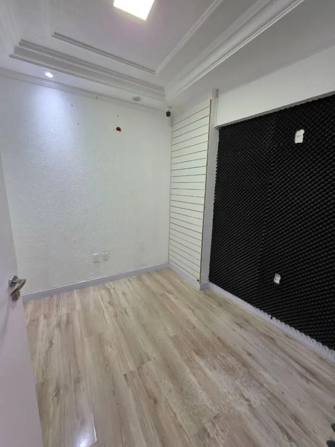 Imagem LOCAÇÃO DE SALA COMERCIAL NA RUA 3100 NO CENTRO DE BALNEÁRIO CAMBORIÚ