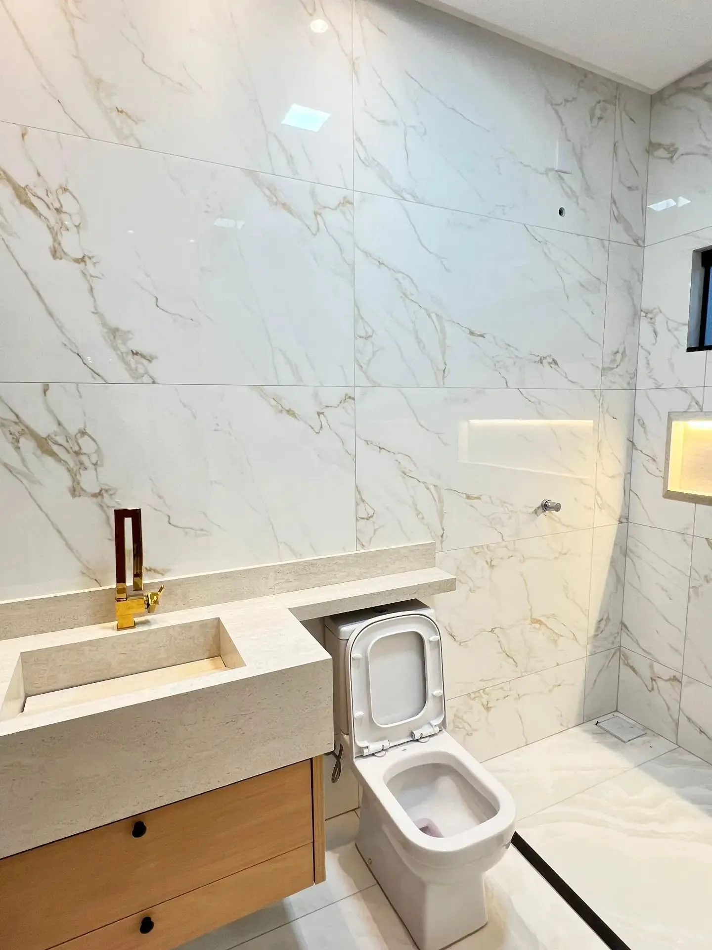 Imagem Casa Sozinha No Lote No Faicalville Com Lazer Completo