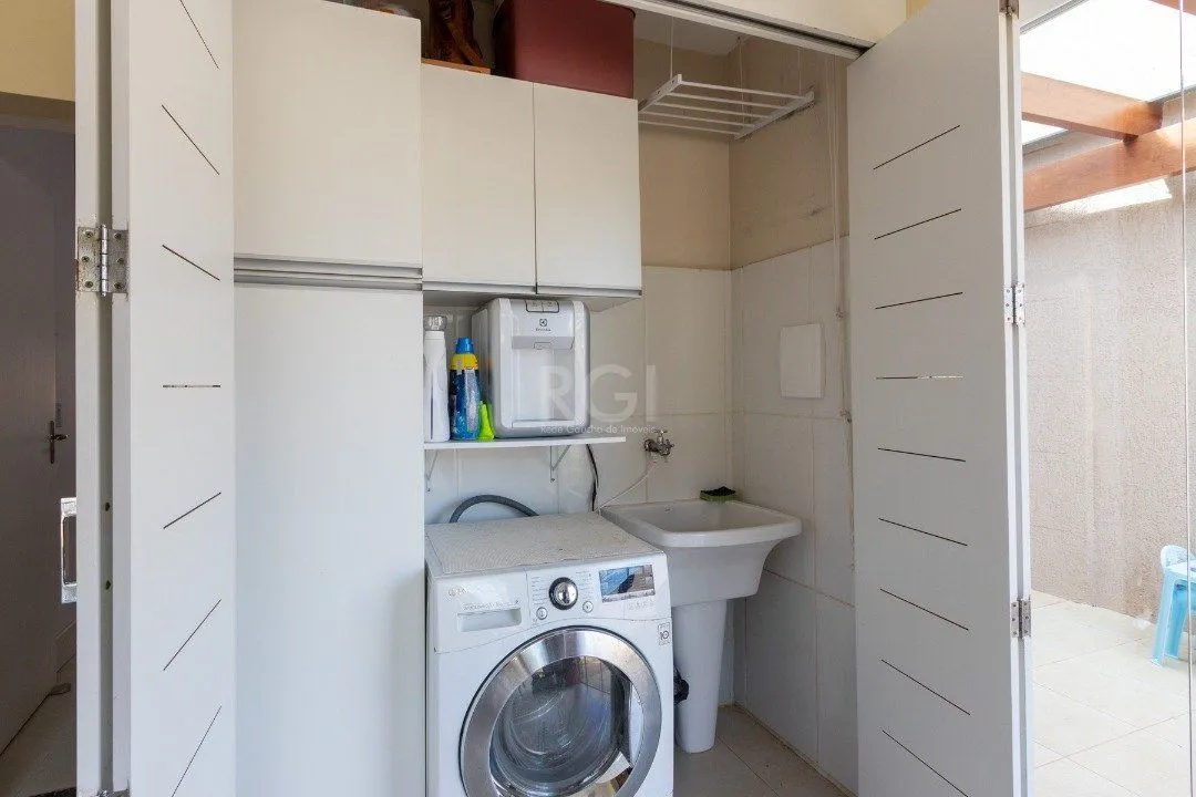 Imagem Casa Condominio para Venda - 102.9m², 3 dormitórios, sendo 1 suites, 2 vagas - Camaquã