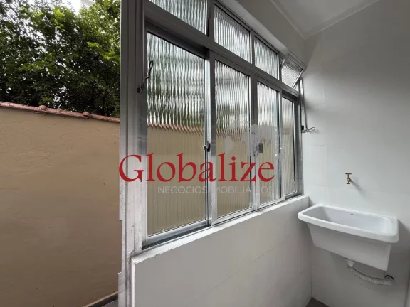Imagem Apartamento com 70m², 2 dormitórios (1 suíte) à venda na Ponta da Praia por R$465.000,00.