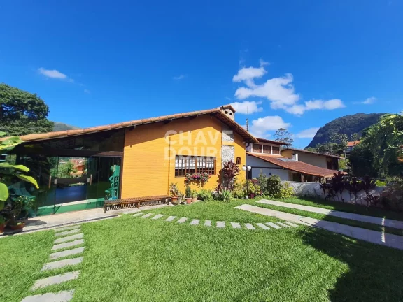 Foto do imóvel Casa linear reformada de 3 quartos (sendo 2 suítes) e área gourmet para venda em Teresópolis. em Rua Doutor Paulo Sá