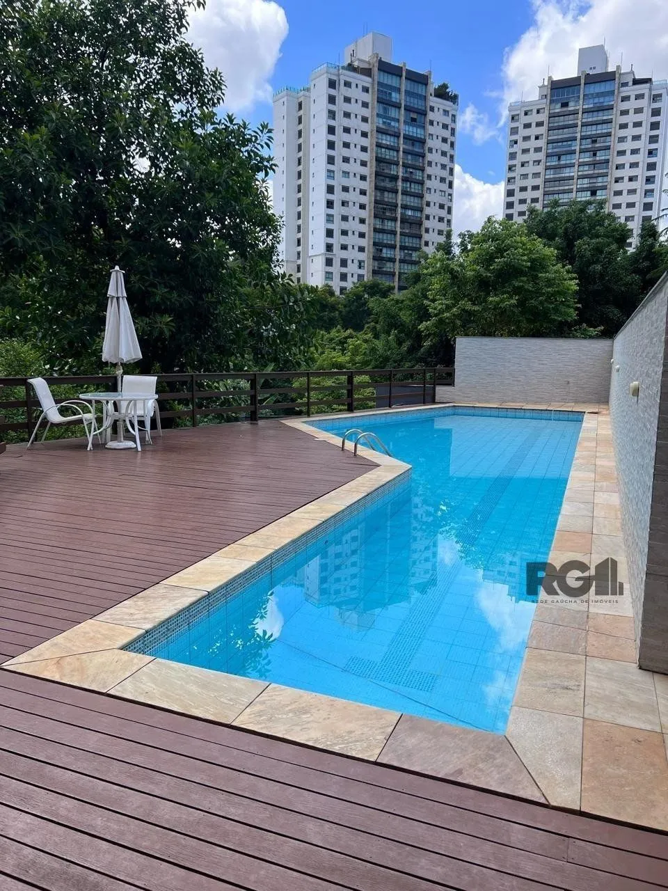 Imagem Excelente apartamento inteiramente decorado e mobiliado, com ótimo acabamento em localização privilegiada.