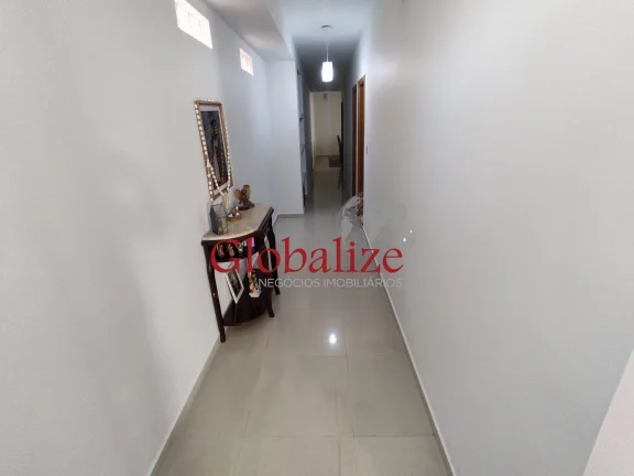 Imagem Linda sobreposta térrea com 4 suítes e amplo quintal de fundos com churrasqueira toda reformada no bairro da Ponta da Praia por R$.1.380.000,00.