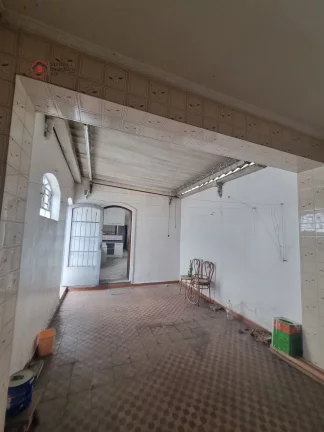Imagem Ótimo sobrado, com 350 m de área construída, com 3 dormitórios sendo 1 suíte