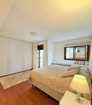 Imagem Apartamento situado em área nobre do centro, em localização privilegiada em Florianópolis! Próx...