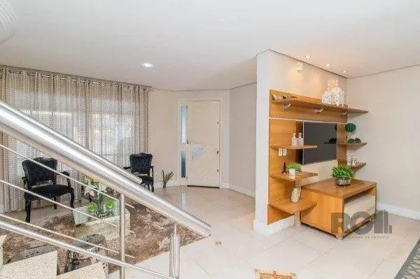 Imagem Casa impecável com 3 quartos (1 suíte) e 2 vagas cobertas,