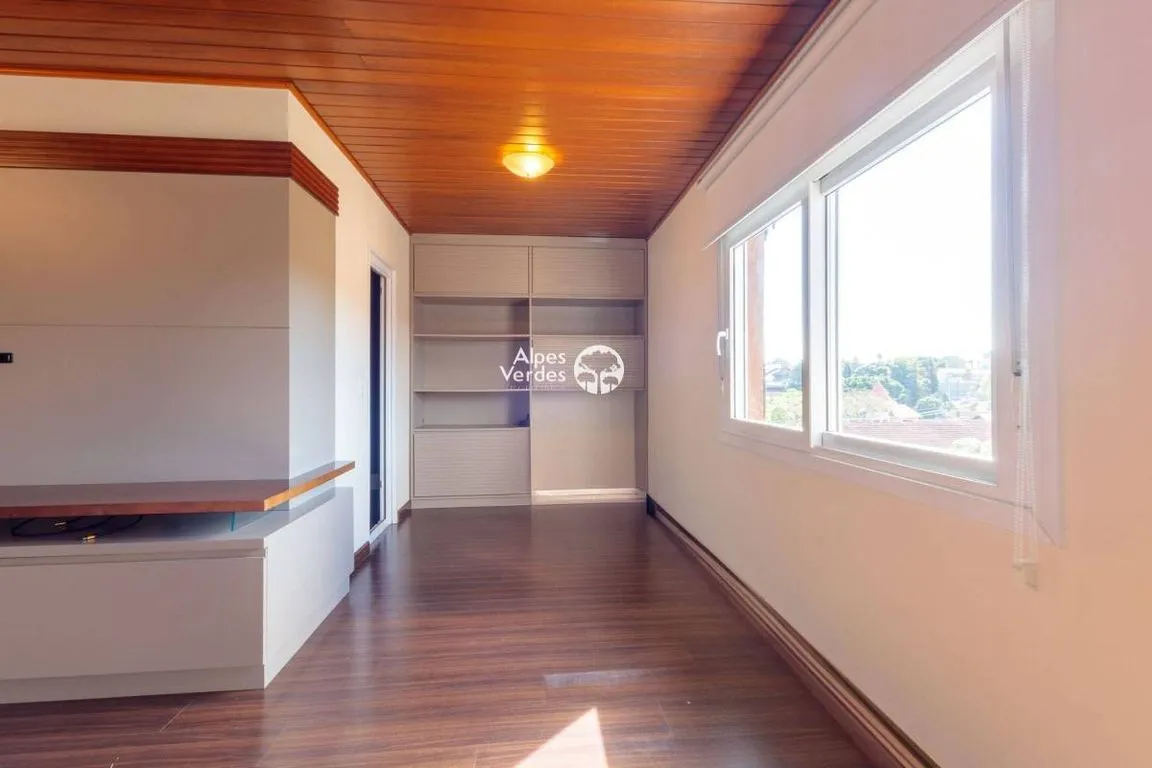 Imagem Vende-se Apartamento, no Centro de Canela-RS, com 3 quartos.