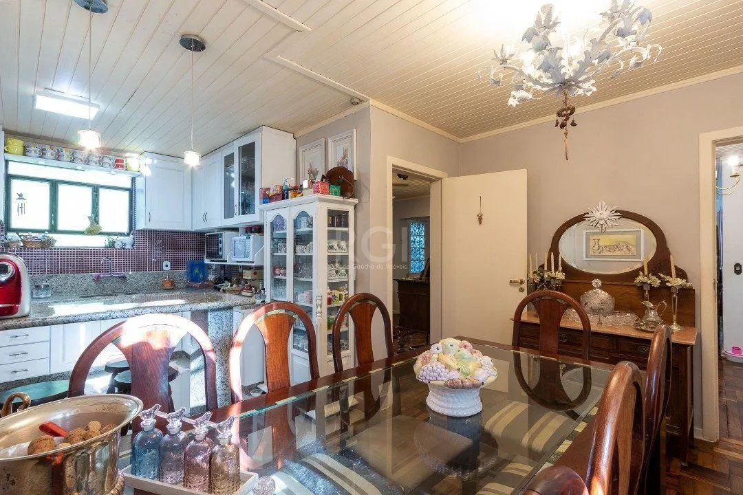 Imagem Casa para Venda - 192m², 4 dormitórios, sendo 3 suites, 4 vagas - Tristeza