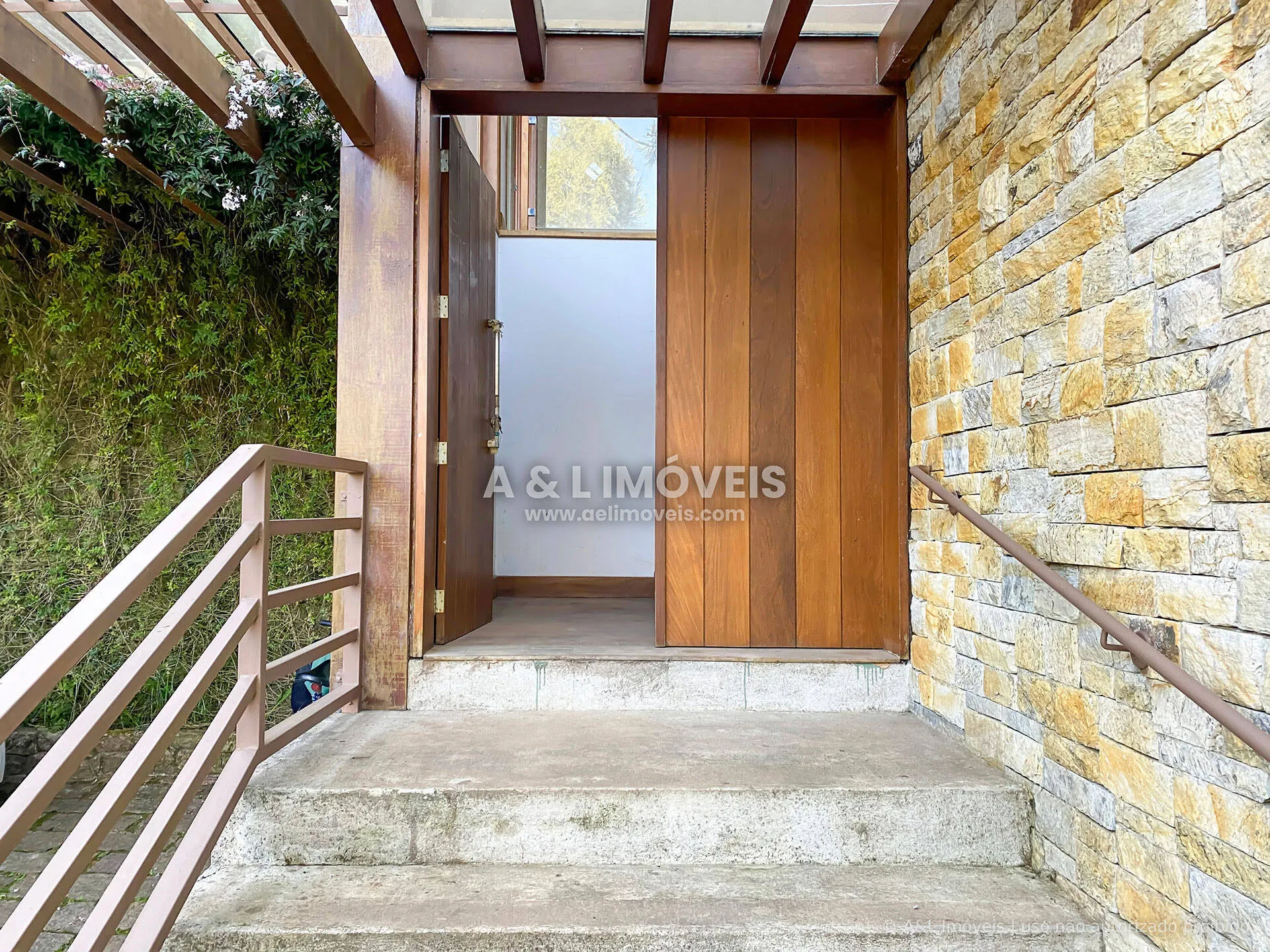 Imagem Casa em condomínio fechado | 5 suítes | lareira | Campos do Jordão
