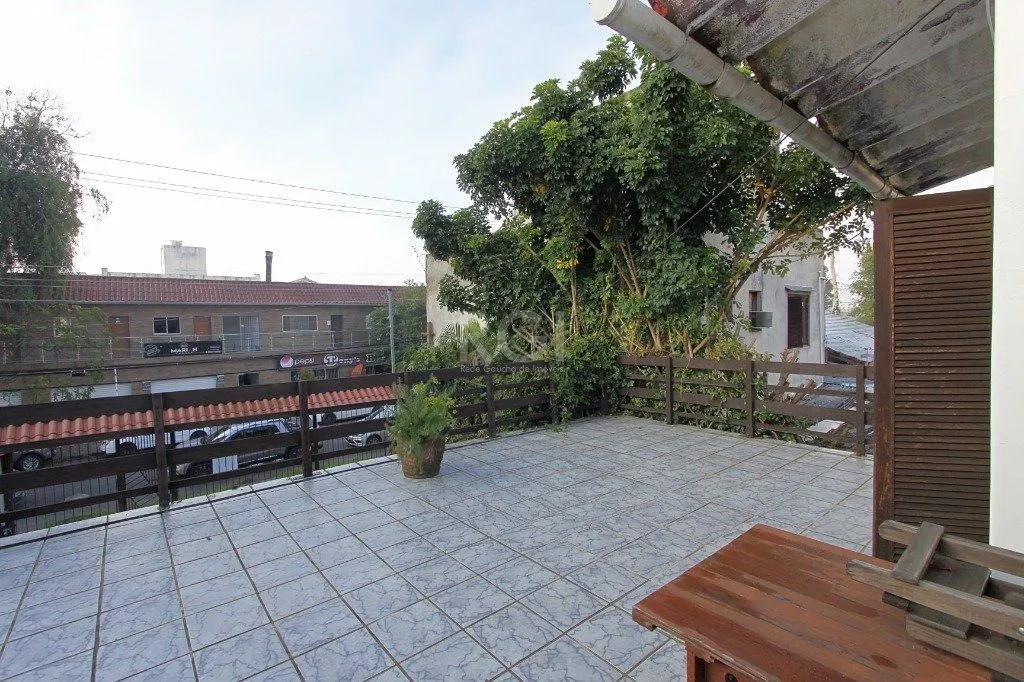 Imagem Casa para Locação/Aluguel - 240m², 4 dormitórios, 6 vagas - Nonoai