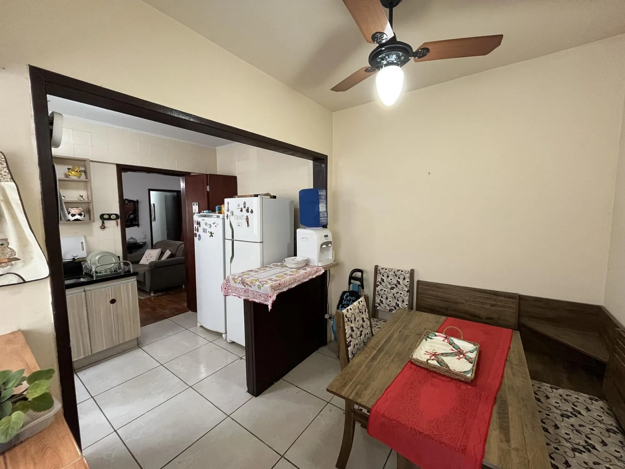 Imagem Apartamento de dois quartos com suíte no bairro Menino Deus em Porto Alegre