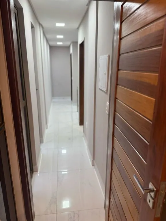 Imagem Casa Nova de Alto Padrão com 4 Suítes, Piscina e Pôr do Sol Exclusivo