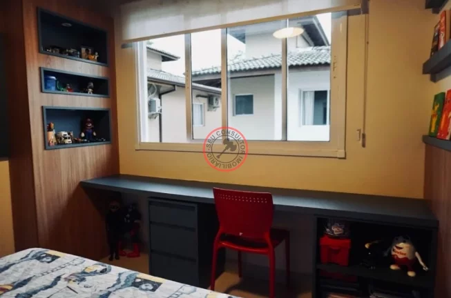 Imagem ESCRITURA DEFINITIVA, CASA DENTRO DE CONDOMÍNIO, TODA MOBILIADA A 50 METROS DA PRAIA, COM PISCINA PRIVATIVA E ÁREA GOURMET