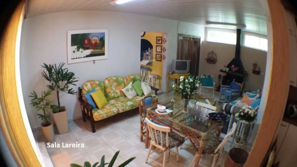 Imagem Ótima casa 3 dormitórios sendo 1 suíte e Salão de Festas