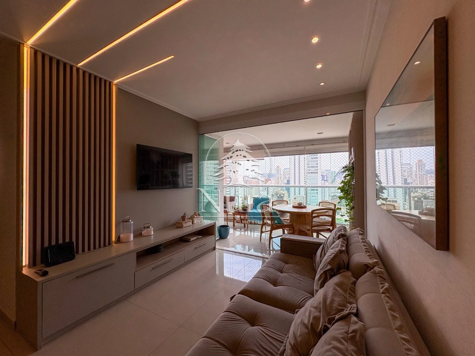 Imagem Apartamento de 2 quartos, 119m² no bairro Embaré, em Santos