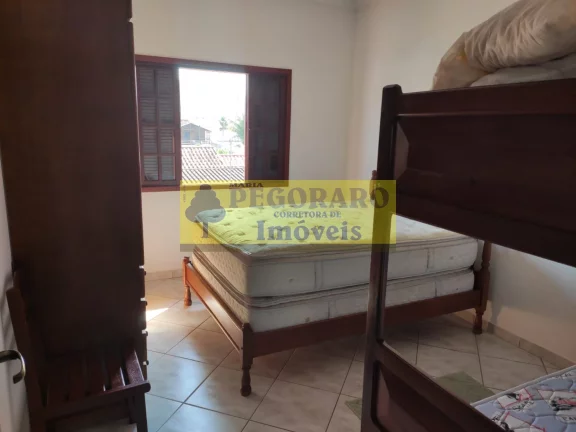 Imagem Sobrado de 6 quartos na Martim de Sá: 2 suítes, área gourmet com churrasqueira e piscina. Oportunidade imperdível!