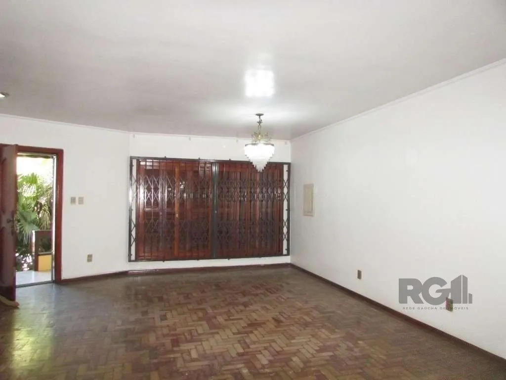 Imagem Casa de 250m², bairro Josefa Barreto