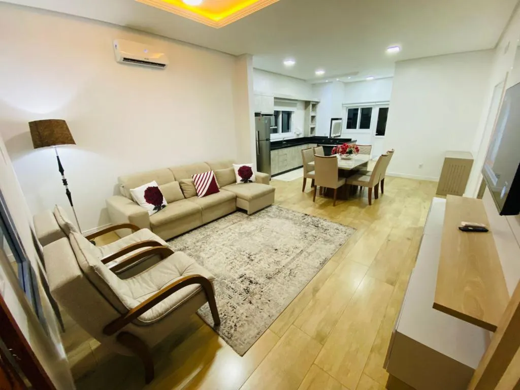 Imagem Casa em Condominio 4 Dormitórios - Bairro --