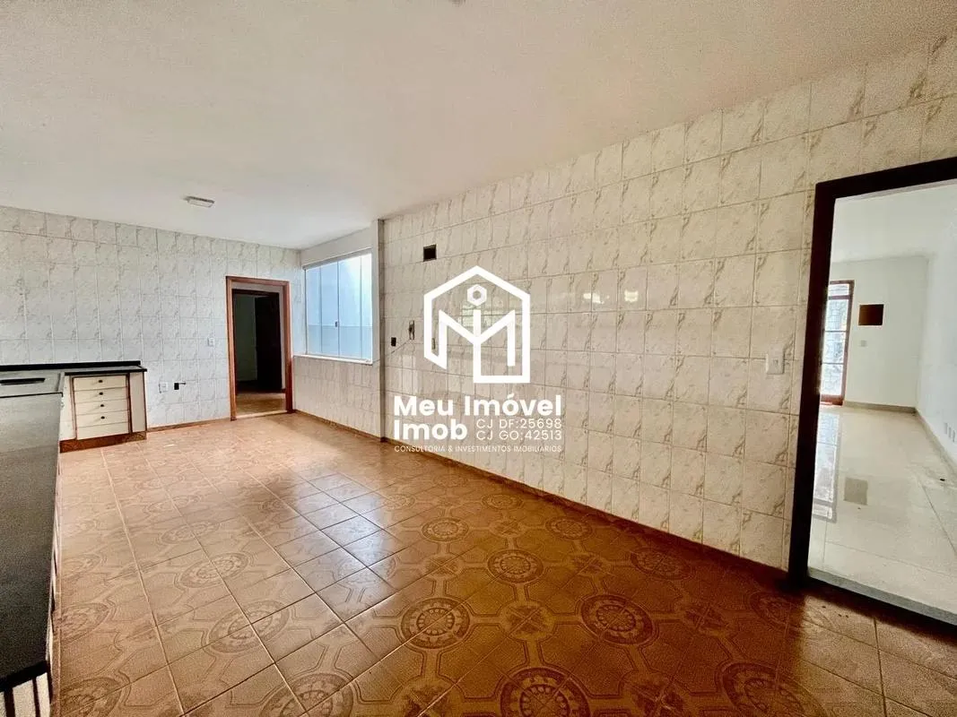 Imagem Casa 4 Quartos 2 Suítes 20 Vagas 3.718m²